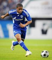 Fussball 1. Bundesliga, FC Schalke 04: FARFAN Einzelaktion am Ball