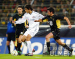 Fussball DFB-Pokal: Aachen - Muenchen, Zweikampf
