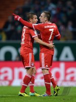 Fussball  1. Bundesliga  13/14: JUBEL Daniel van Buyten (FC Bayern Muenchen)