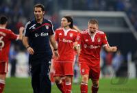 Fussball 1. Bundesliga: Hamit Altintop, Danijel Pranjic, Bastian Schweinsteiger (v.li., FCB)