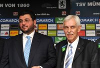 2. Fussball Bundesliga: (v. li.) Investor Hasan Ismaik , Dieter Schneider (1860 Praesident)