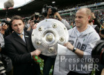 Fussball 1. Bundesliga: Bremen - Leverkusen, ALLOFS und SCHAAF mit Schale