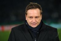 Fussball: DFB Pokal  Saison 2010/2011, Viertelfinale: Schalke, HELDT