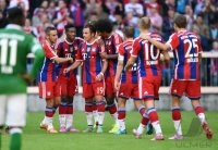 Fussball 1. Bundesliga Saison 14/15: JUBEL FC Bayern Muenchen