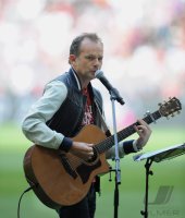 Fussball 1. Bundesliga 2011/2012: Liedermacher Willy Astor