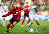 Fussball 1. Bundesliga: Leverkusen - Bremen, Zweikampf