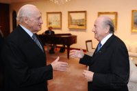 Fussball FIFA Ehrenpraesident Havelange (Brasilien) und FIFA Praesident Blatter (Schweiz)