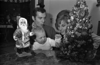 Fussball Weihnachten 1967:  Beckenbauer mit Familie zu Weihnachten