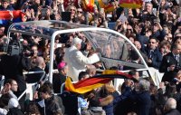 Papst Benedikt XVI letzte Generalaudienz auf dem Petersplatz