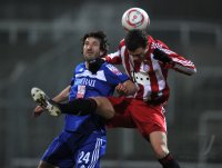 Fussball 3. Bundesliga:  Orkan Balkan (li, Unterhaching) gegen Carl Oscar Lewicki (re, FC Bayern II)