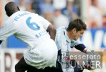Fussball 1. Bundesliga: Bochum - Leverkusen, Zweikampf