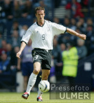 FUSSBALL Schottland -Deutschland  Bobic (GER) am Ball