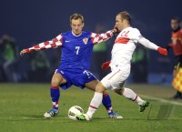 Fussball Nationalmannschaft : Ivan Rakitic (li, Kroatien) gegen Serkan Balci (Tuerkei)