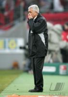 Fussball 1. Bundesliga: Koeln - Stuttgart, Trainer LATOUR