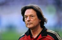 FUSSBALL INTERNATIONAL: Dr. Hans Wilhelm Mueller Wohlfahrt (Deutschland)