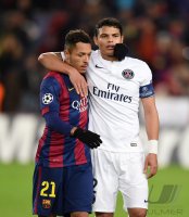 Fussball CHL  Saison 2014/2015: Adriano (Barca) und Thiago Silva (Paris Saint-Germain)