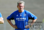 Fussball 1. Bundesliga: Training S04, Trainer Jupp Heynckes