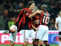 FUSSBALL SERIE A:  (v.li.) AC Mailand JUBEL mit Zlatan Ibrahimovic, Clarence Seedorf