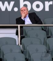 Fussball 1. Bundesliga: Praesident Uli Hoeness  (FCB)