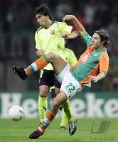 Fussball Champions League: Bremen - Barcelona, Zweikampf