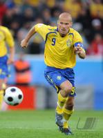 FUSSBALL EURO 2008: Schweden, LJUNGBERG Einzelaktion
