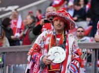 Fussball 1. Bundesliga  Saison 2015/2016: FC Bayern Muenchen Fan