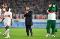 Fussball 1. Bundesliga : Enttaeuschung Trainer Bruno Labbadia (Mitte, VfB Stuttgart)