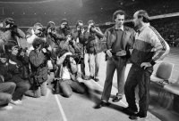 Fussball  Deutschland - Schweden; Beckenbauer, Koeppel