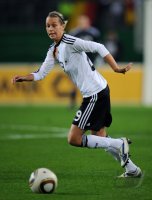Fussball: International, Frauen Laenderspiel: Deutschland, GOESSLING am Ball