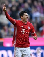Fussball 1. Bundesliga Saison 16/17: FC Bayern Muenchen - VfL Wolfsburg