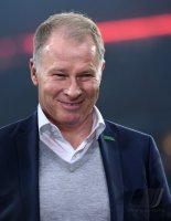 Fussball DFB Pokal 2. Runde 16/17: FC Bayern Muenchen - FC Augsburg