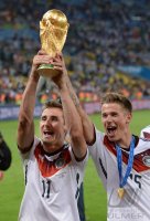 FUSSBALL WM 2014, FINALE: JUBEL Miroslav Klose (Deutschland) und Erik Durm (Deutschland)