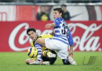 Fussball 1. Bundesliga: Dortmund - Duisburg, Zweikampf