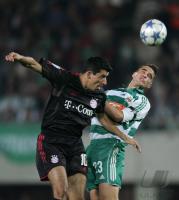 Fussball CHL Rapid-FC Bayern; Zweikampf