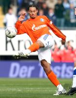 Fussball 1. Bundesliga: Schalke, JONES Einzelaktion