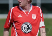 Fussball Landesliga  10/11:  Werbung  von Schlagersaenger Dieter Thomas Kuh