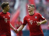 Fussball 1. Bundesliga Saison 14/15: JUBEL Bastian Schweinsteiger (FC Bayern Muenchen)
