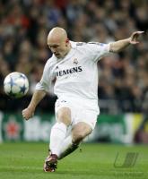 Fussball CL, Real Madrid: GRAVESEN Einzelaktion