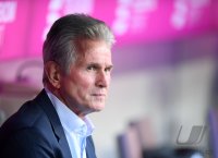 Fussball 1. Bundesliga Saison 17/18: FC Bayern Muenchen - SC Freiburg