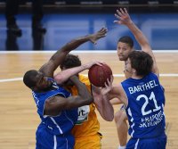 Basketball 1. Bundesliga 2012/2013:  Walter Tigers Tuebingen - Fraport Skyliners Frankfurt