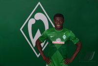Fussball 1. Bundesliga, Saison 2012/2013, Werder Bremen: Joseph Akpalla im exklusiven Pressefoto ULMER Fotoshooting