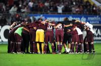 Fussball 1. Bundesliga : Kaiserslautern Kreis nach dem SIEG