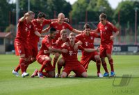 Fussball 1. Bundesliga 2012/2013:  Fototermin beim  FC Bayern Muenchen