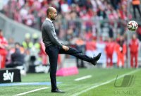 Fussball 1. Bundesliga Saison 14/15: Trainer Pep Guardiola (FC Bayern Muenchen)
