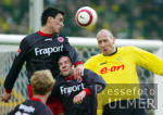 Fussball 1. Bundesliga: Dortmund - Frankfurt, Zweikampf
