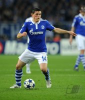 Fussball: Champions League Viertelfinale: Schalke, PAPADOPOULOS am Ball