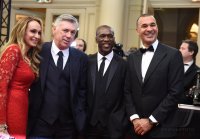 Fussball International  FIFA Ballon d Or 2014: Mariann Barrena McCLAY, Ancelotti, Seedorf, Gullit