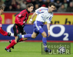 Fussball 1. Bundesliga: Leverkusen - Schalke, Zweikampf