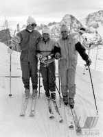 Fussball Mittermaier und Beckenbauer fahren Ski