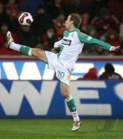 Fussball 1. Bundesliga: Bremen, JENSEN Einzelaktion